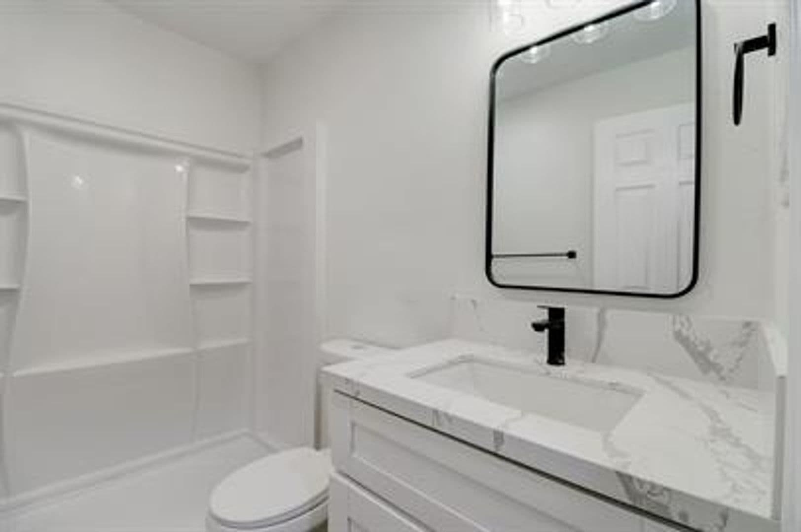 Imperial Beach Apartment: 902 9th St. Imperial Beach