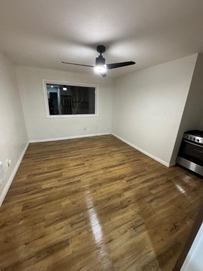 Imperial Beach Apartment: 902 9th St. Imperial Beach