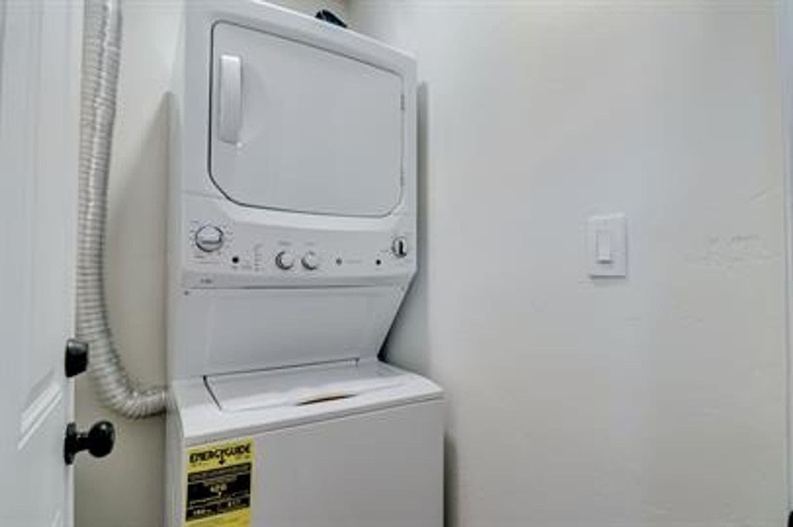 Imperial Beach Apartment: 902 9th St. Imperial Beach