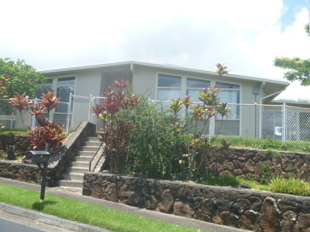 Pearl City House: 2343 Amokemoke Street
