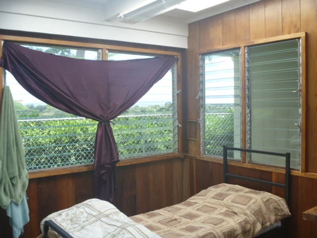 Pearl City House: 2343 Amokemoke Street