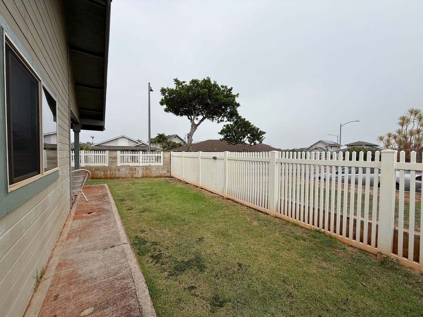 Waipahu House: 94-1098 Awalua St.