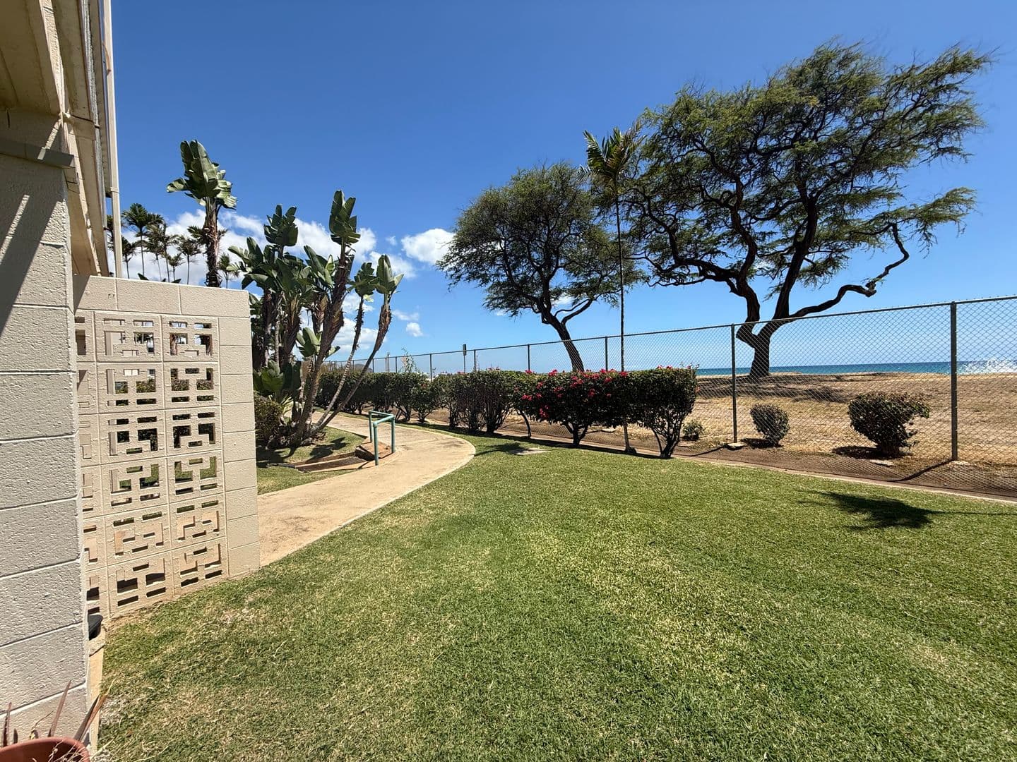 Waianae House: 85-175 Farrington Hwy. A-114