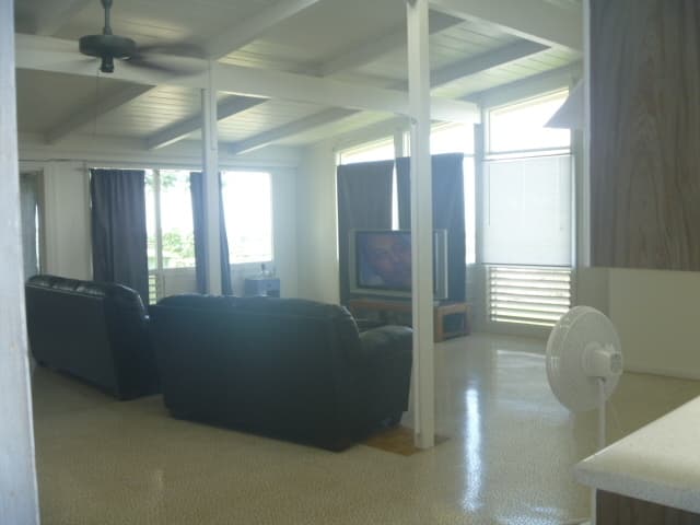 Pearl City House: 2343 Amokemoke Street