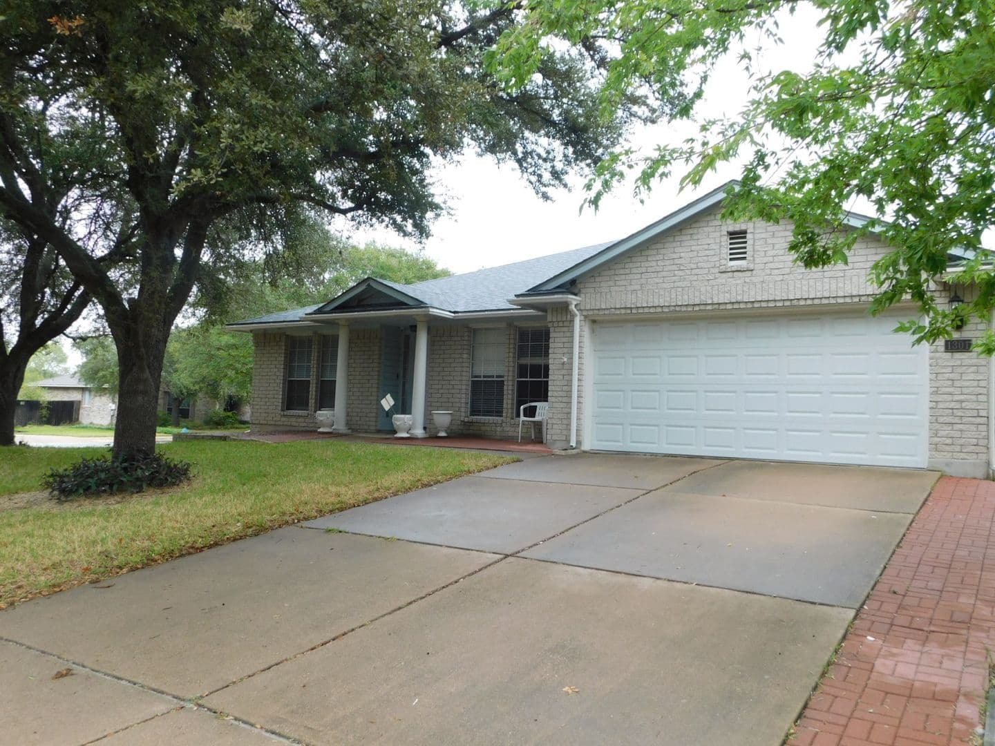 Round Rock House: 1301 Leah Ln
