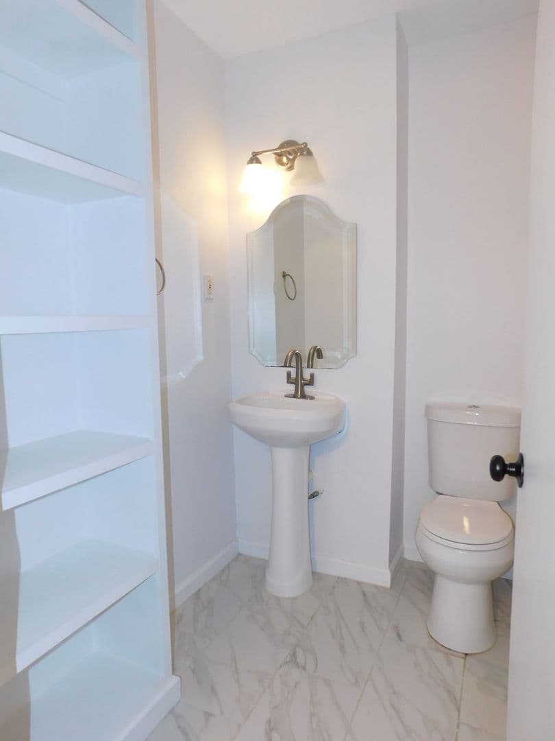 Austin House: 2613 Baxter Dr
