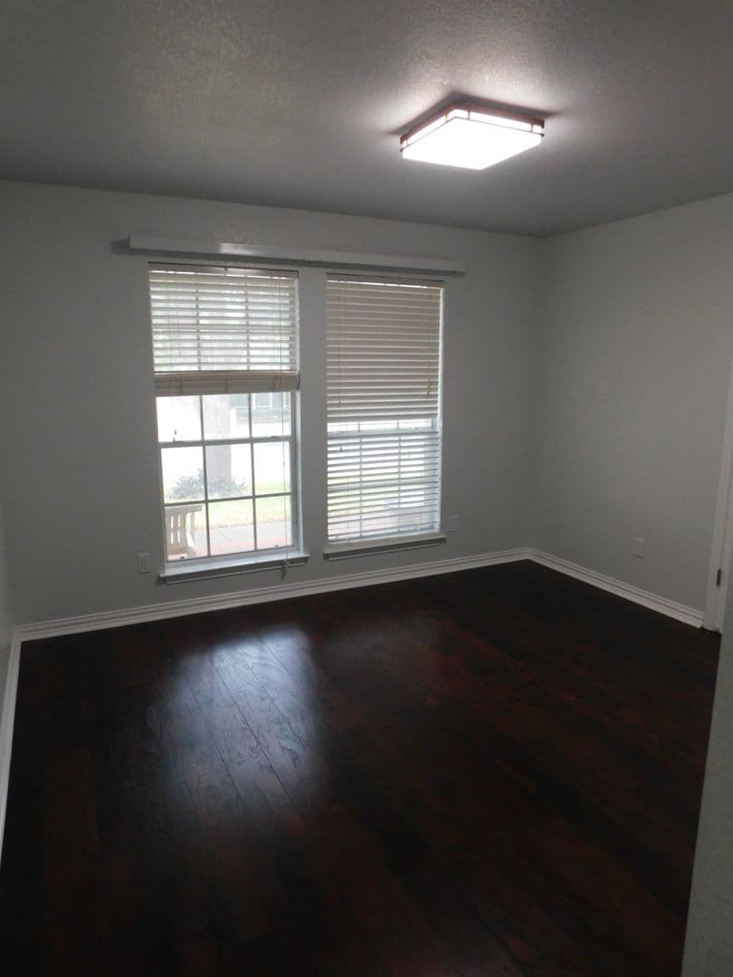 Round Rock House: 1301 Leah Ln