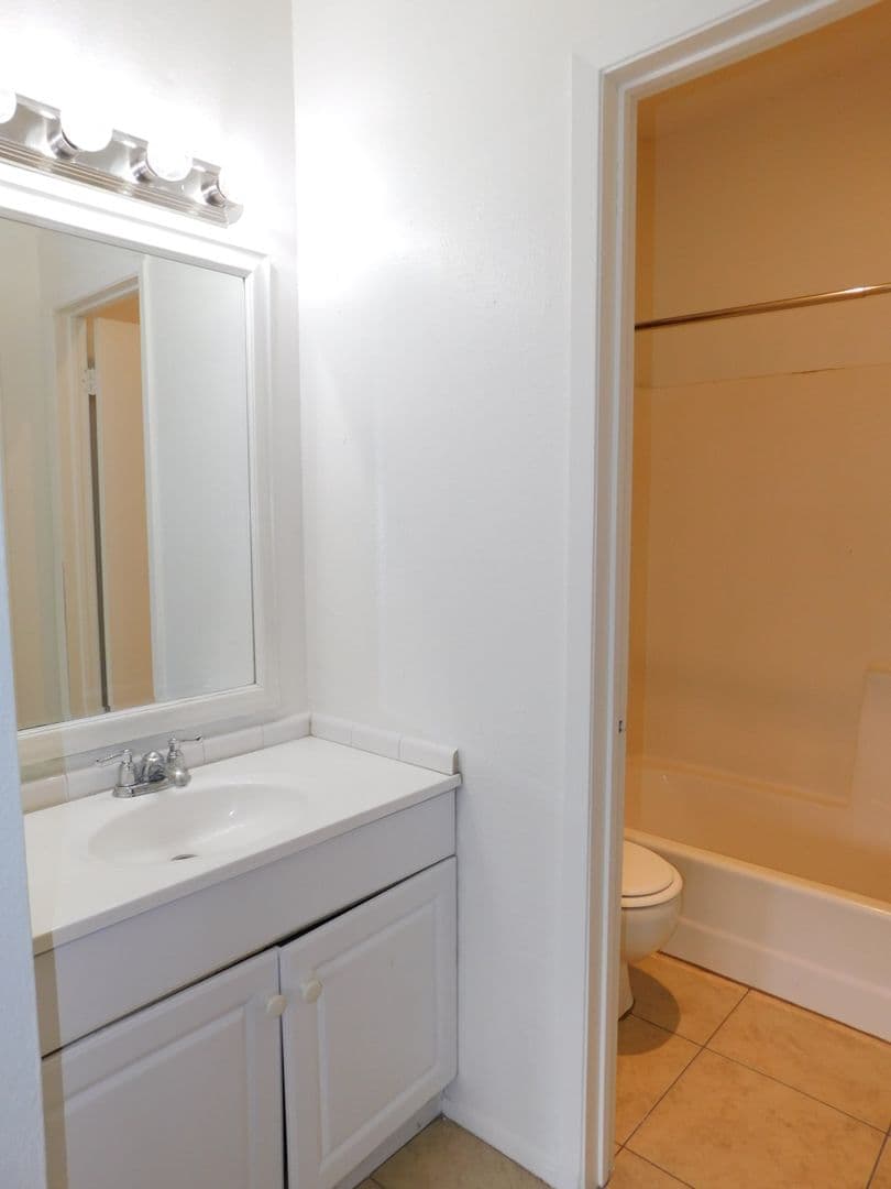 Austin Apartment: 2509 W Slaughter Ln