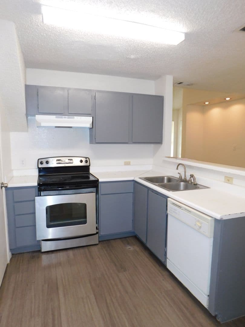 Georgetown Apartment: 2223 Katy Lane