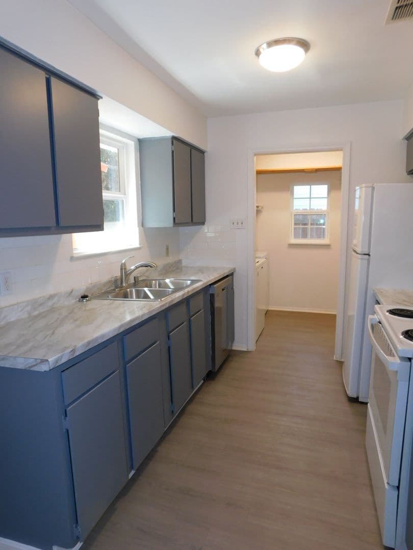 Austin House: 2613 Baxter Dr