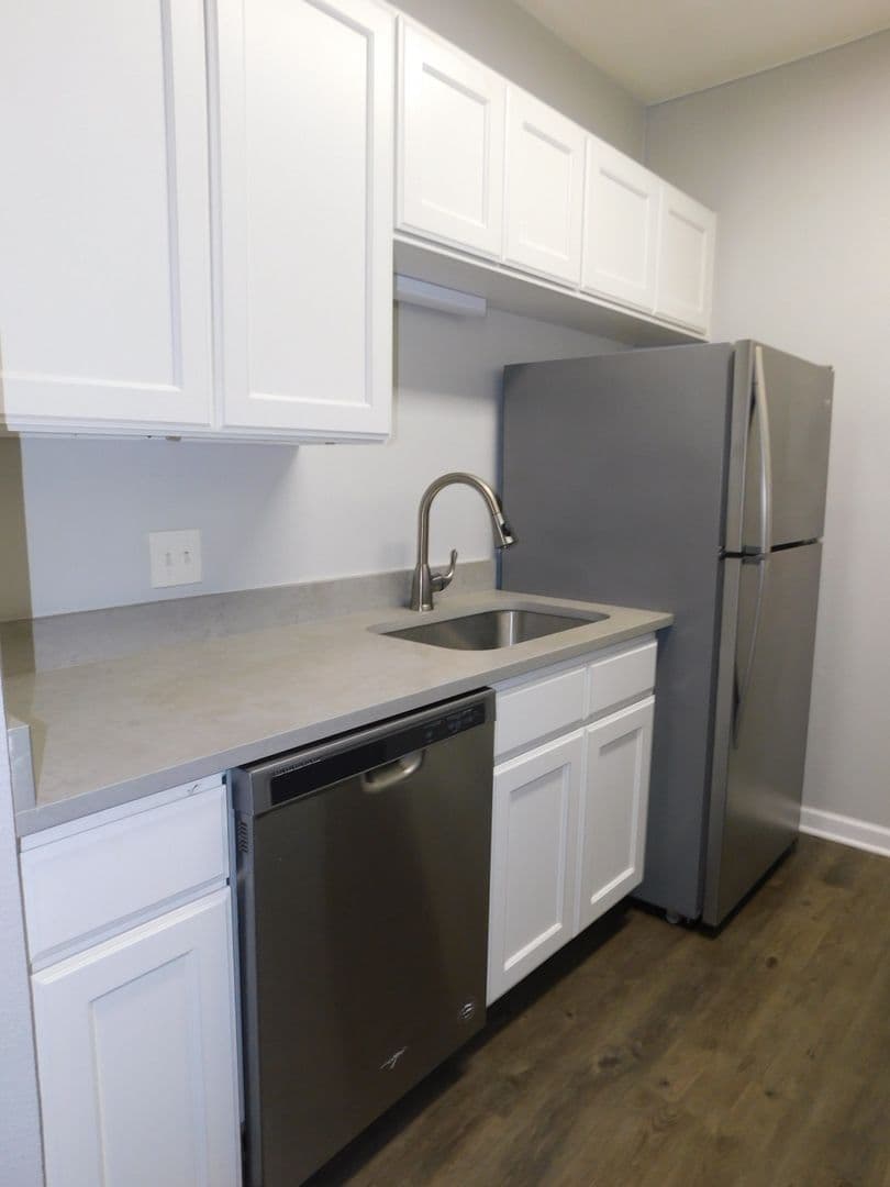 Austin House: 12166 Metric Blvd Apt 131