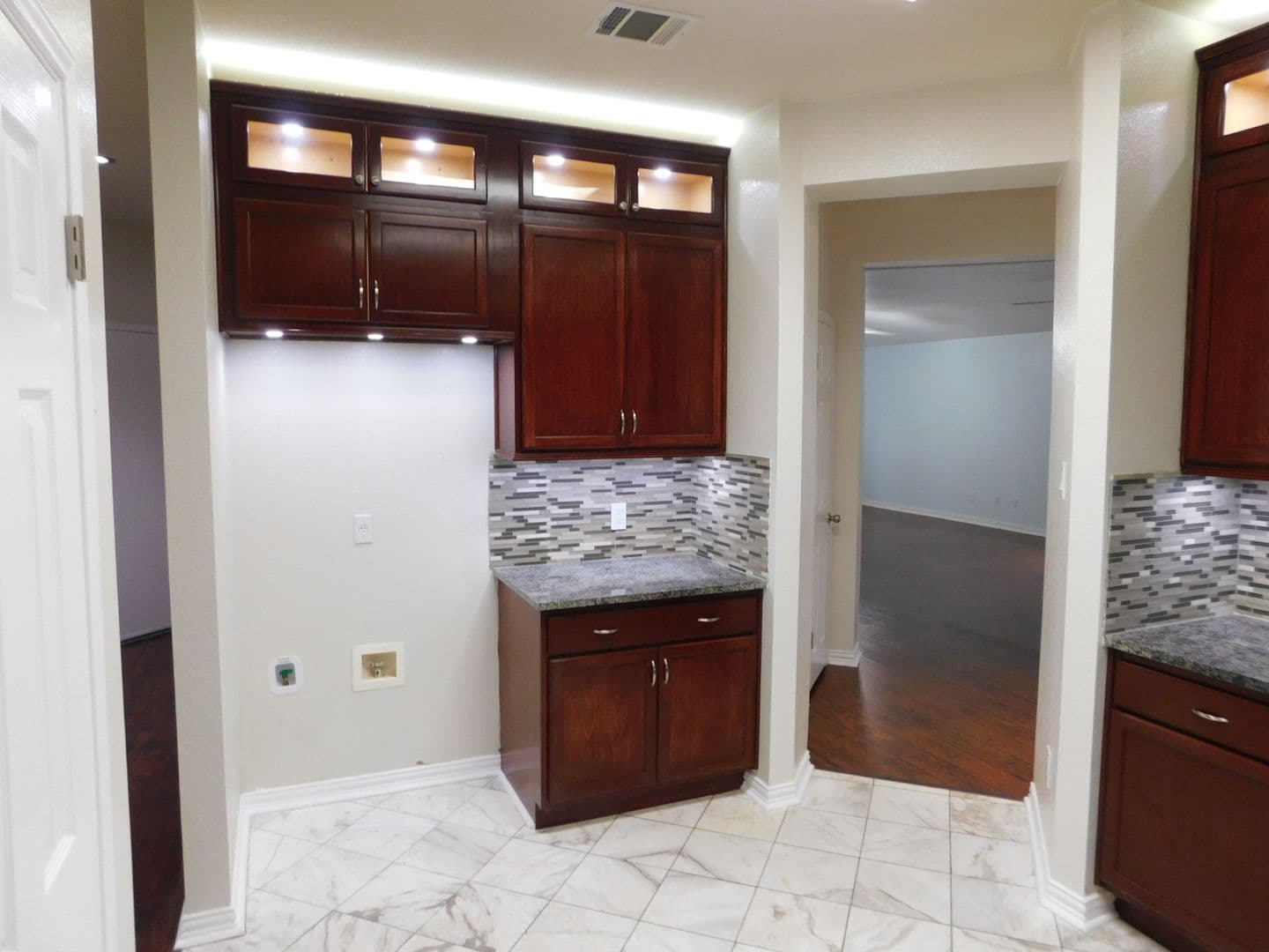 Round Rock House: 1301 Leah Ln
