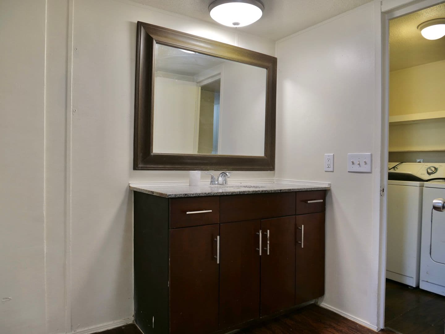 Del Valle House: 1504 Citation Cr Unit A