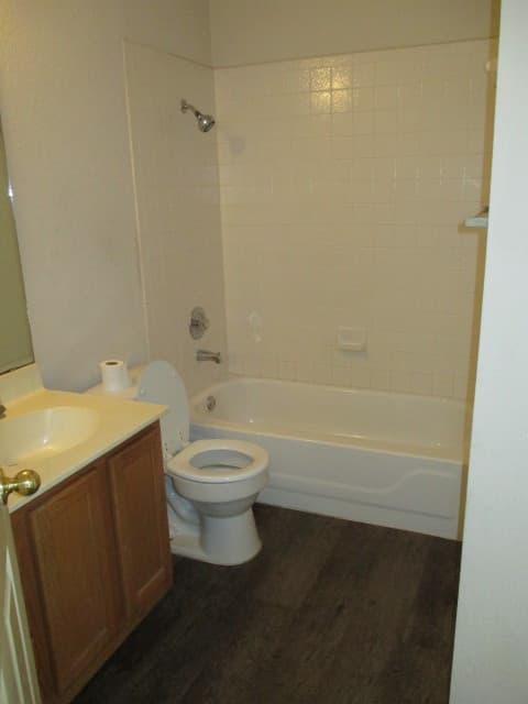 Austin House: 9401 Bradner Dr