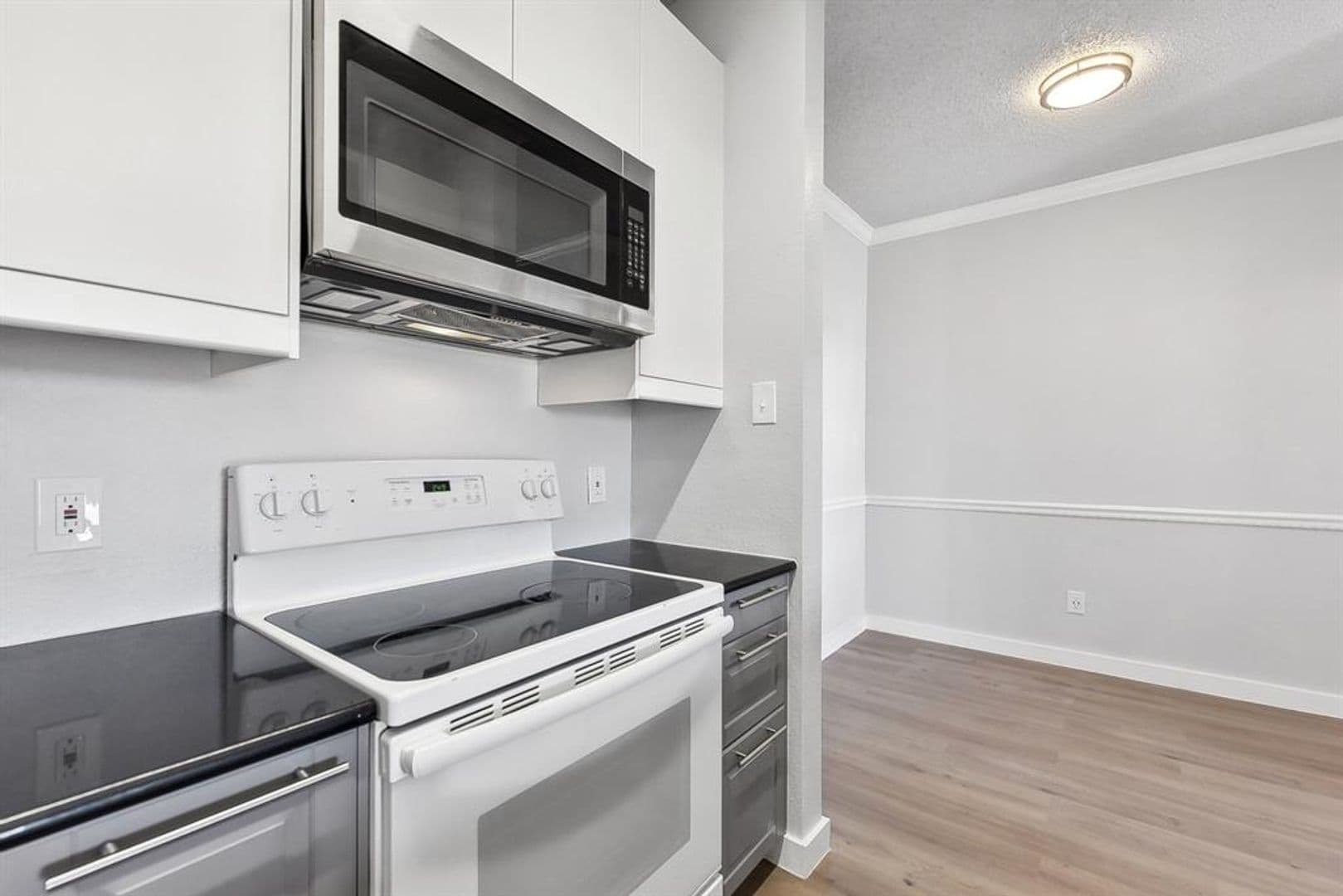 Austin Condo: 12166 Metric Blvd Apt 3011
