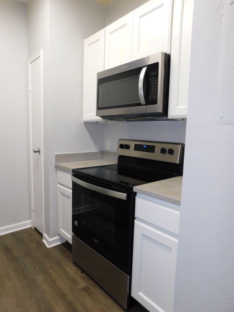 Austin House: 12166 Metric Blvd Apt 131