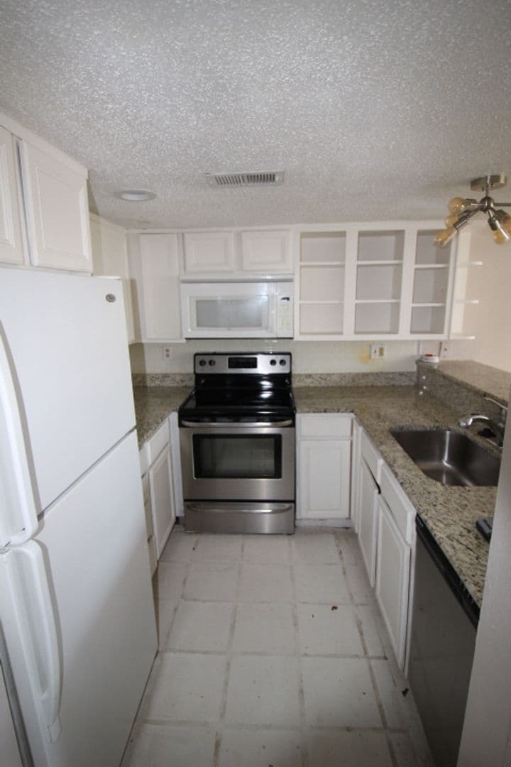 Spicewood Condo: 805 Paisley Dr