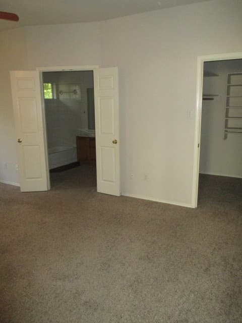 Austin House: 9401 Bradner Dr