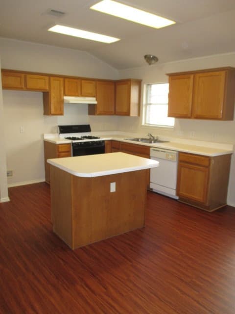 Austin House: 9401 Bradner Dr