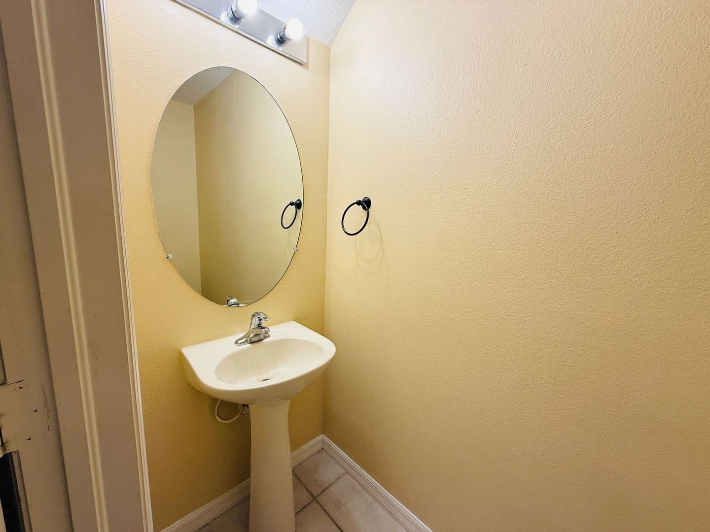 Tampa Townhome: 8533 Trailwind Drive