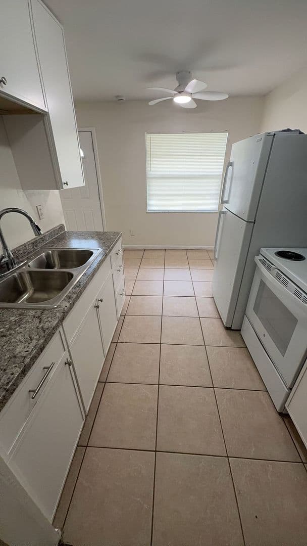 Zephyrhills House: 4734  20th St.