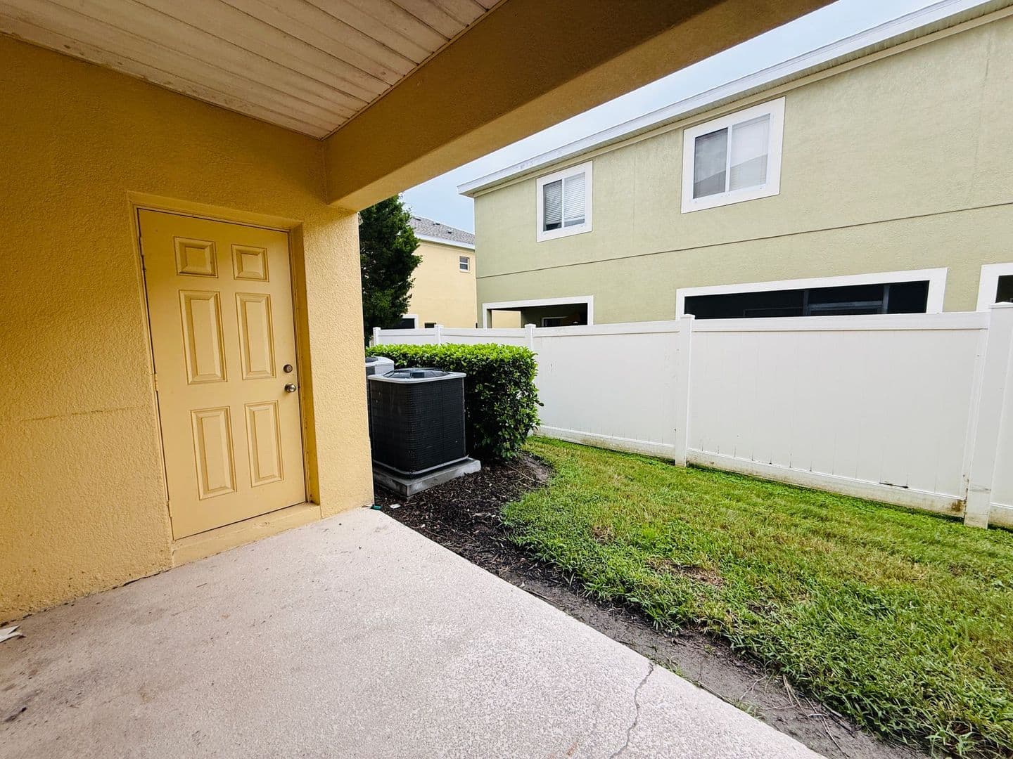 Tampa Townhome: 8533 Trailwind Drive