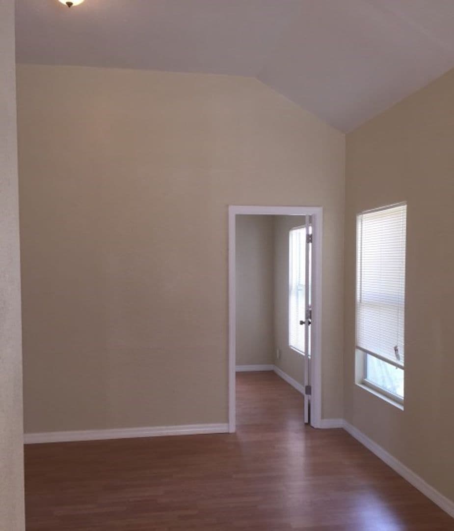 St. Petersburg House: 1711 39th St. S.