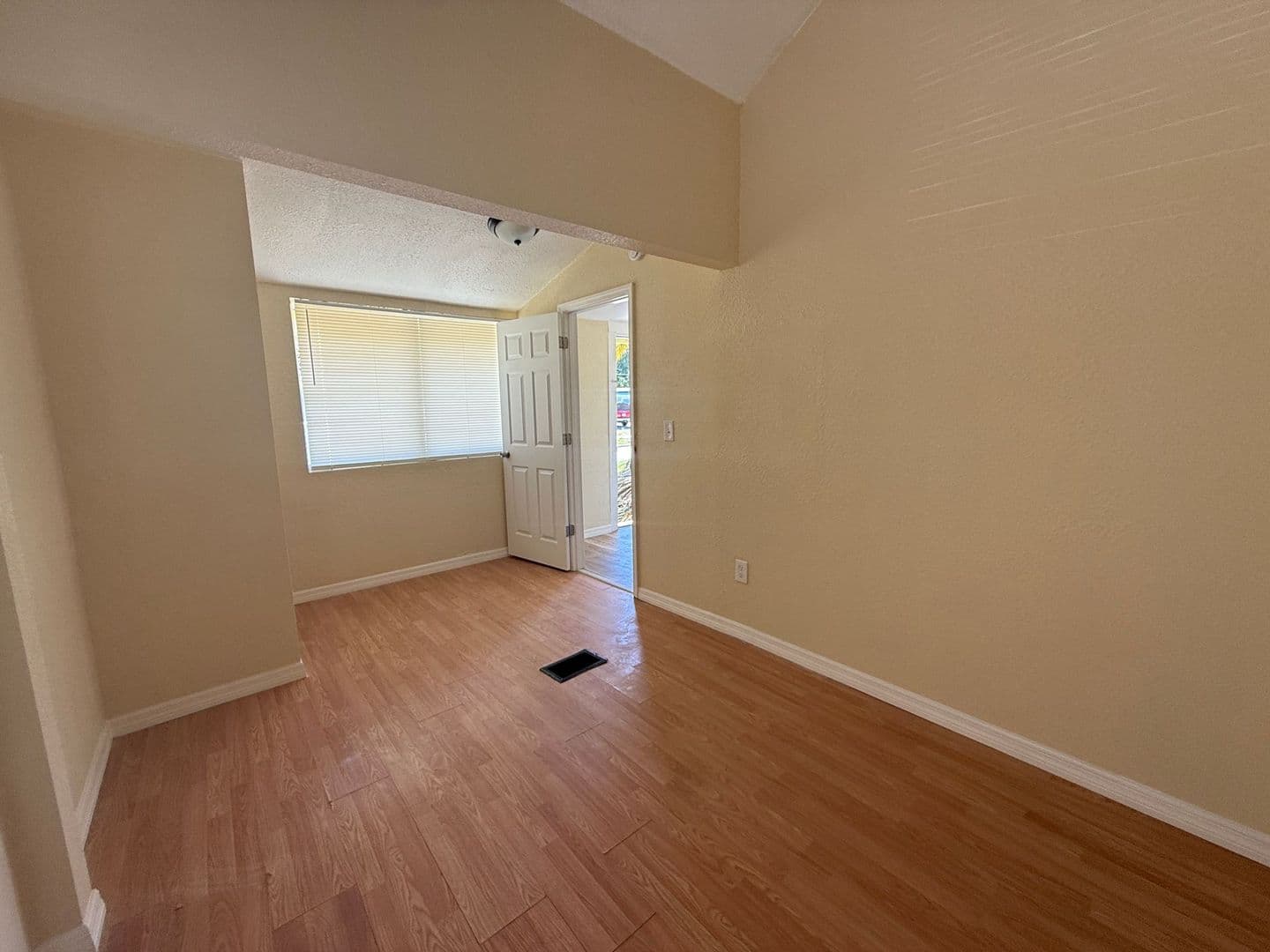 St. Petersburg House: 1711 39th St. S.