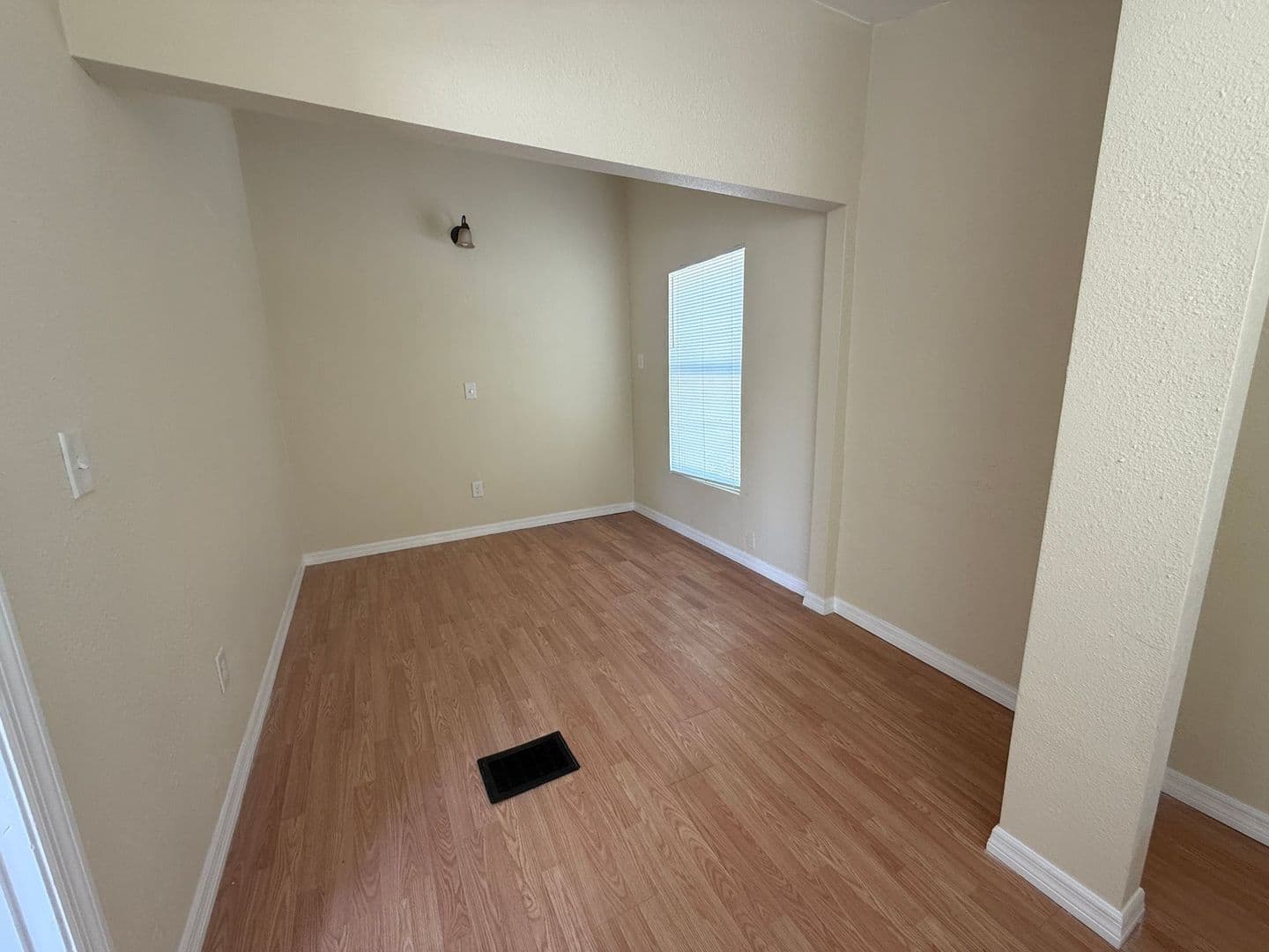 St. Petersburg House: 1711 39th St. S.