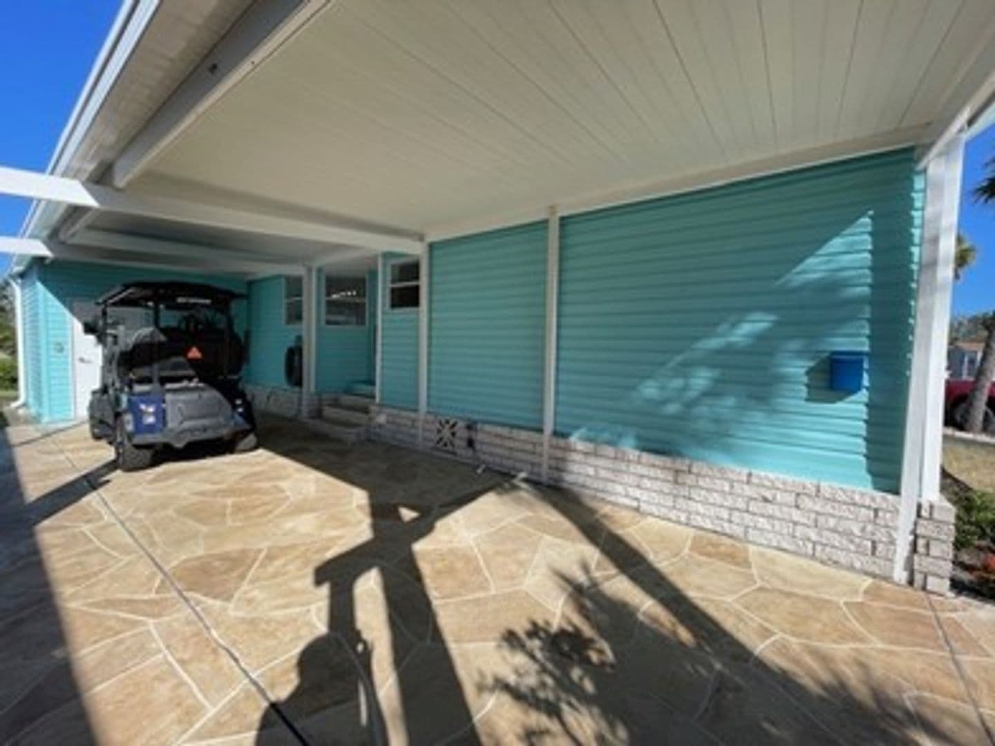 Tampa House: 4851 W. Gandy Blvd. Canal 5