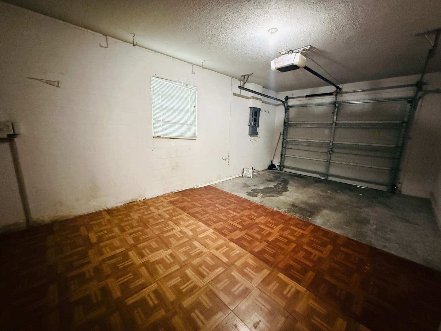 Tampa House: 8507 N. Hyaleah Rd.