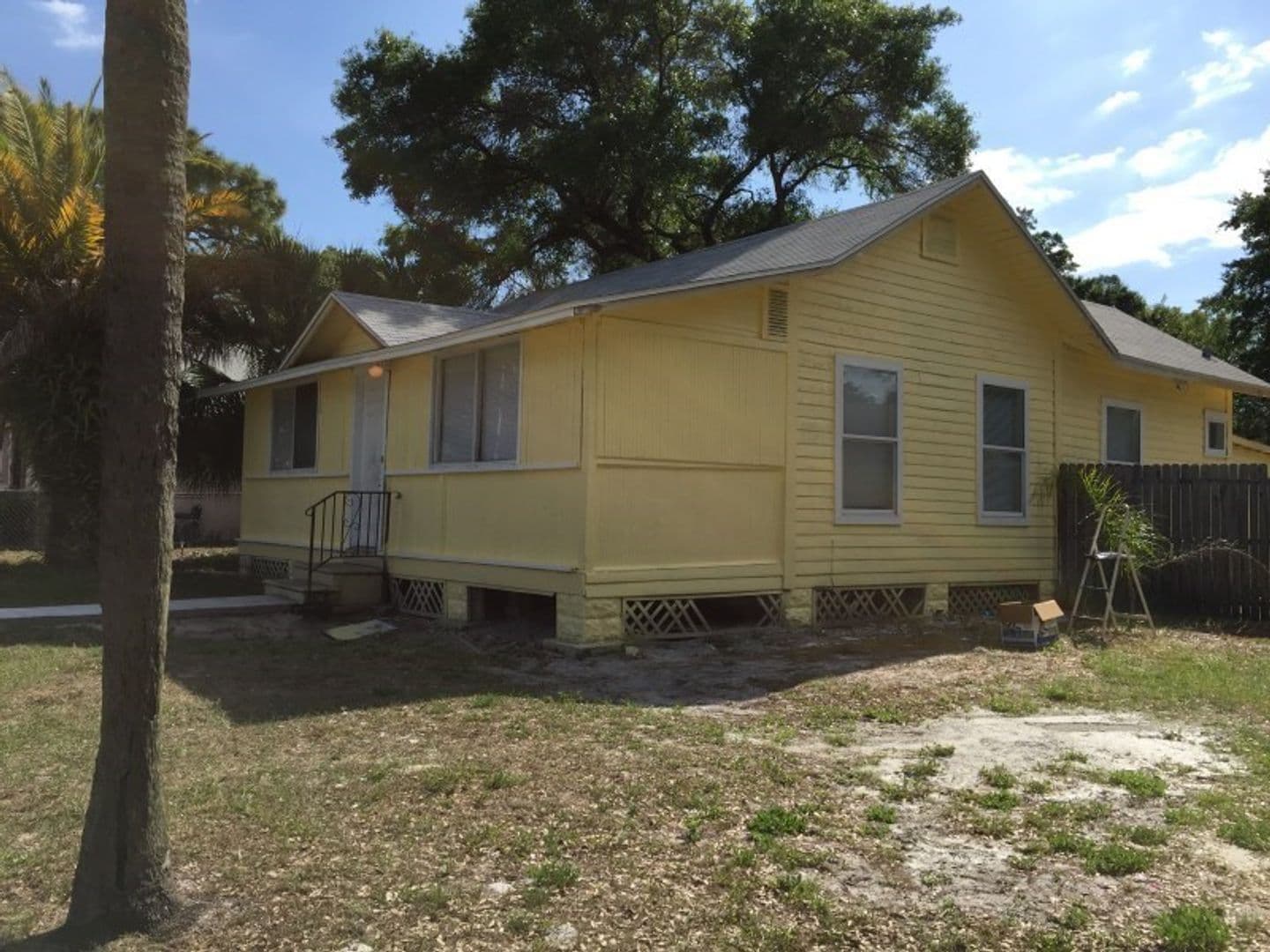 St. Petersburg House: 1711 39th St. S.