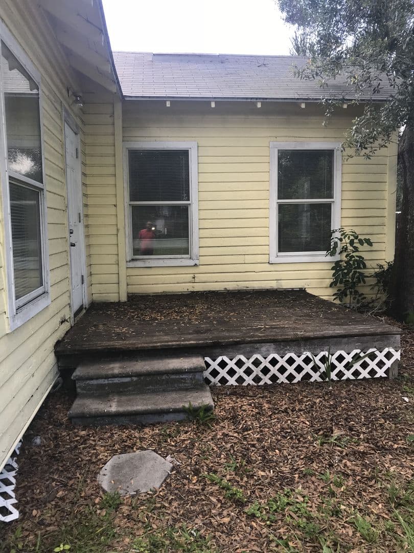 St. Petersburg House: 1711 39th St. S.