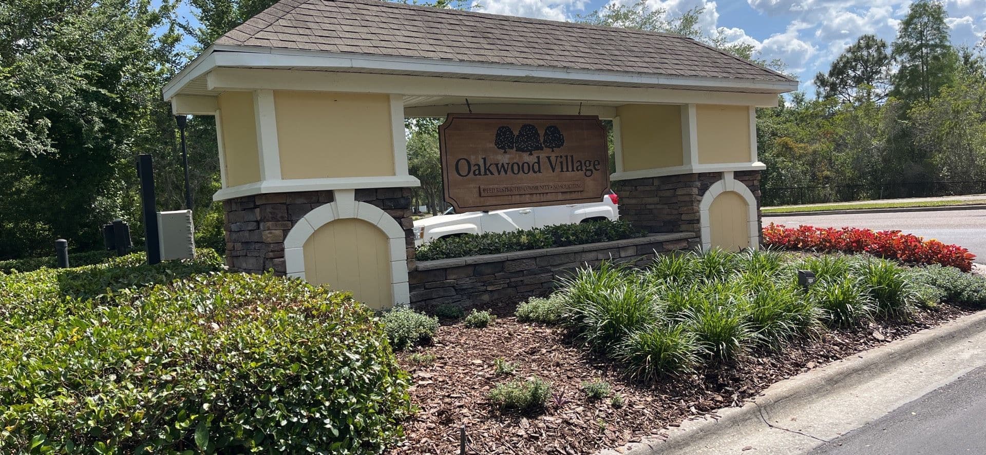 Tampa Townhome: 8533 Trailwind Drive