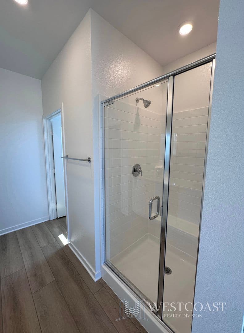 Eastvale House: 5954 Catskills Ct.