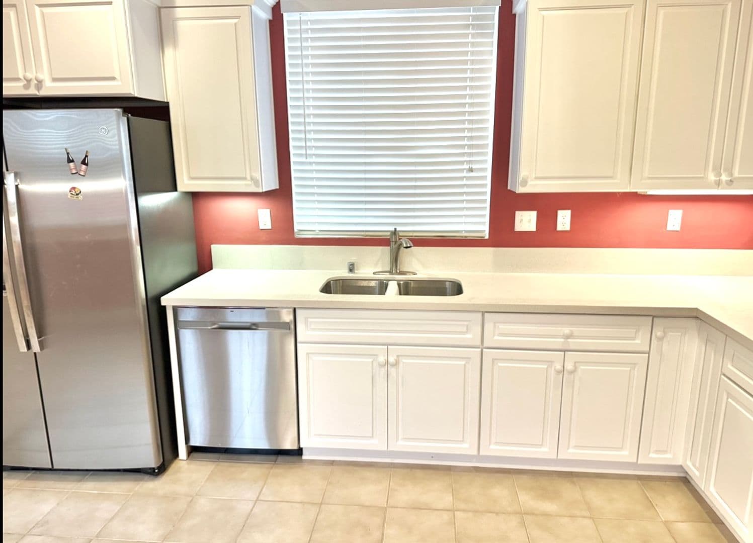 Lake Elsinore House: 18468 Hillview Lane