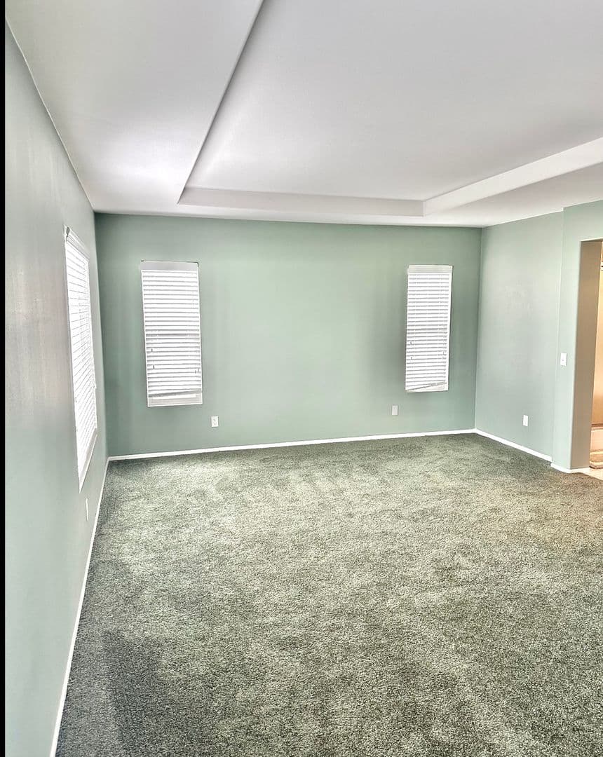 Lake Elsinore House: 18468 Hillview Lane