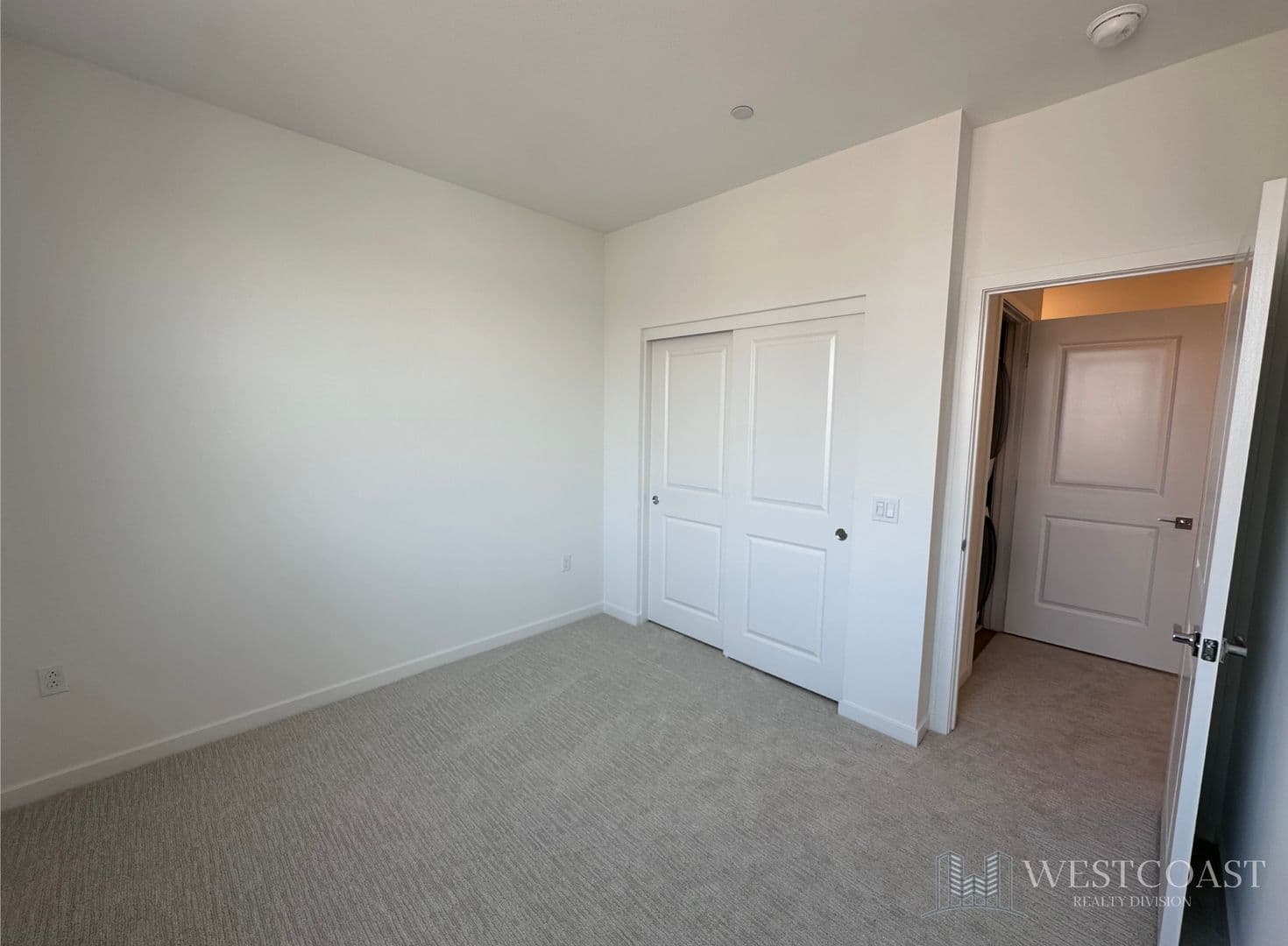 Eastvale House: 5954 Catskills Ct.