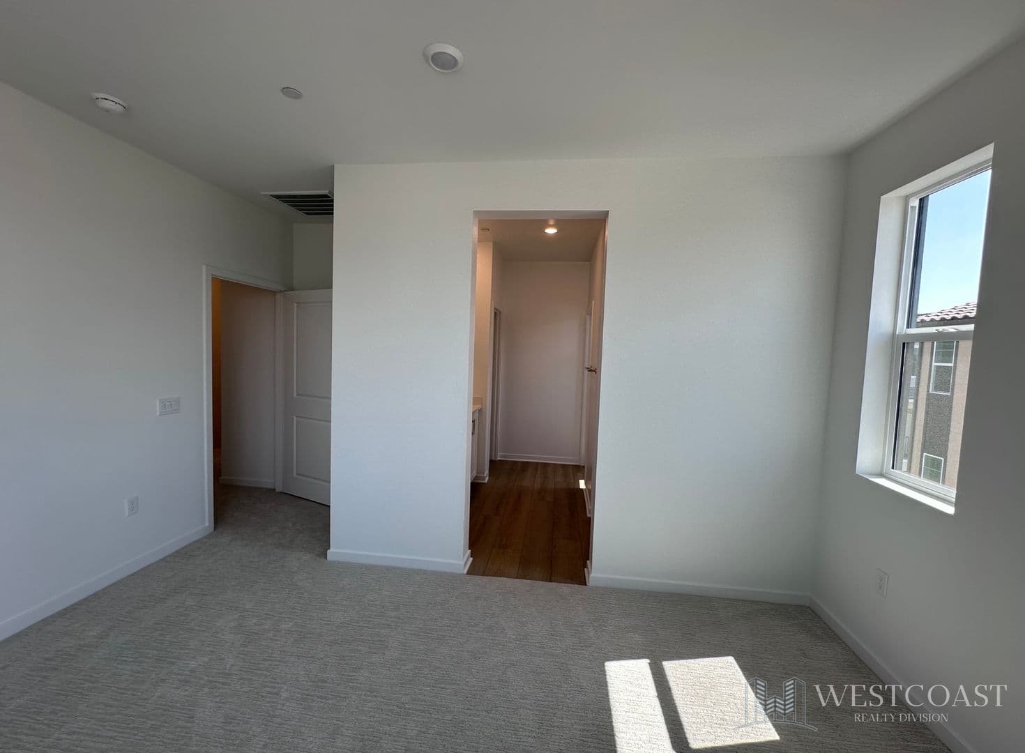 Eastvale House: 5954 Catskills Ct.