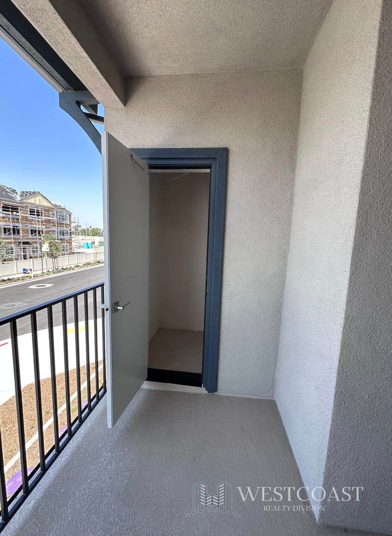 Eastvale House: 5954 Catskills Ct.