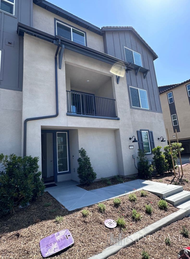 Eastvale House: 5954 Catskills Ct.