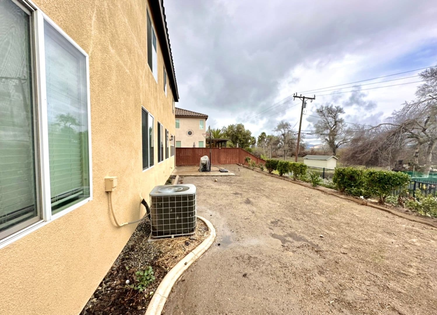Lake Elsinore House: 18468 Hillview Lane