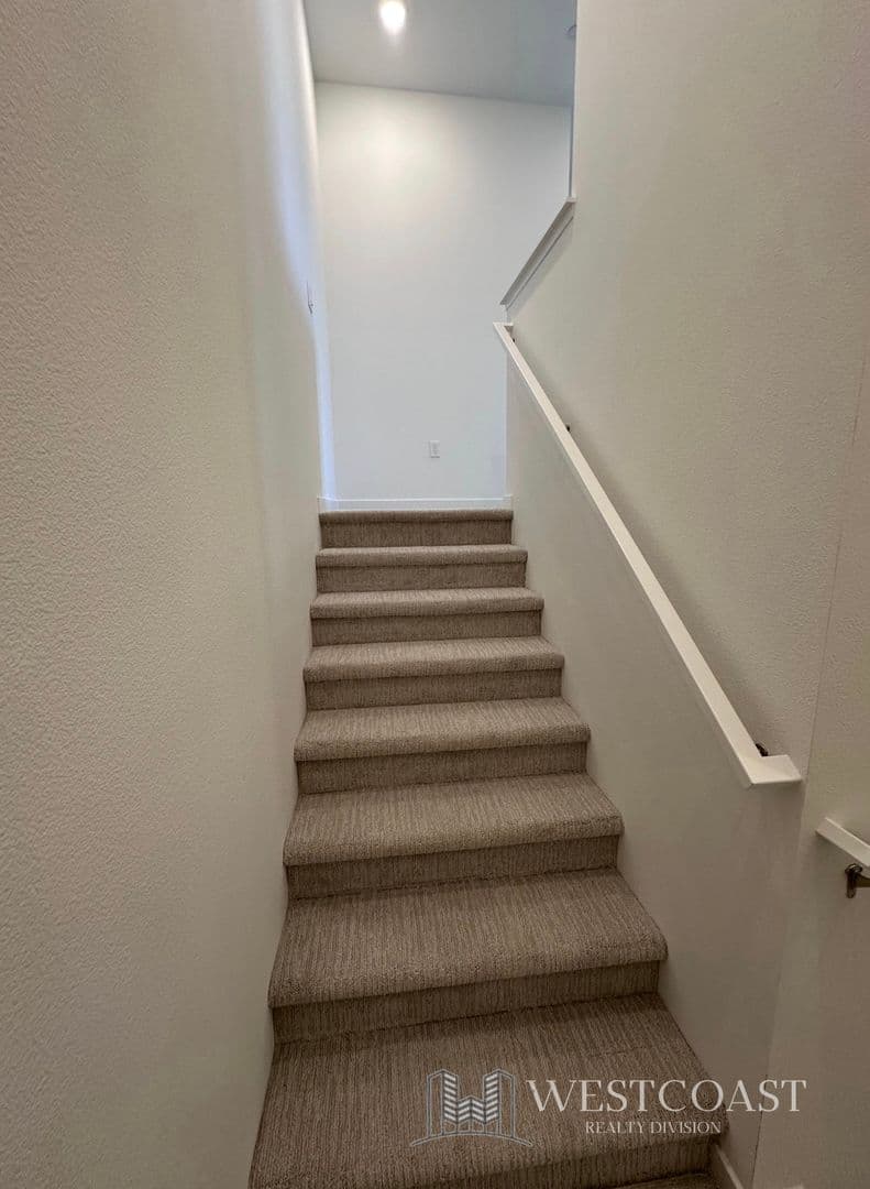 Eastvale House: 5954 Catskills Ct.