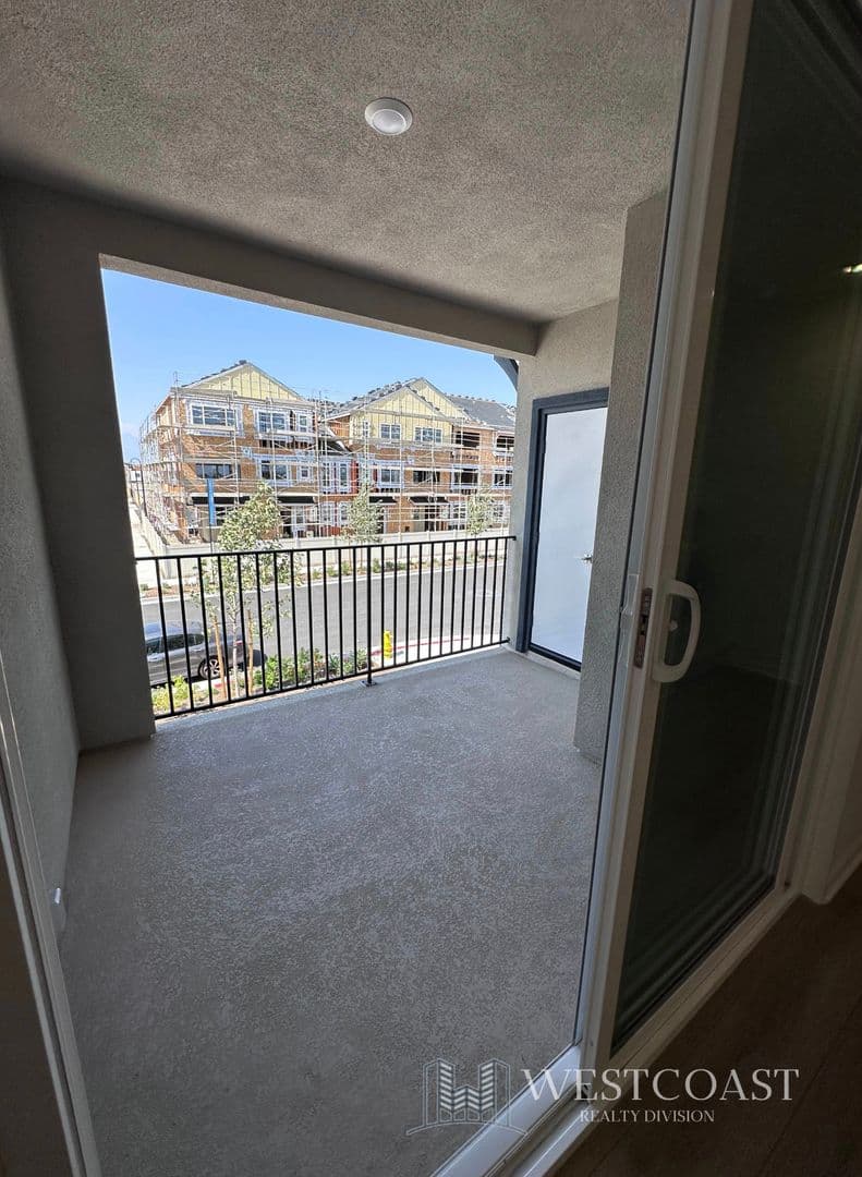 Eastvale House: 5954 Catskills Ct.
