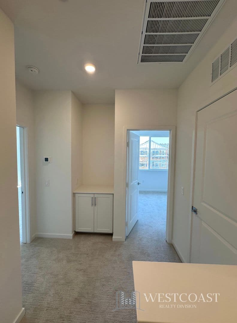 Eastvale House: 5954 Catskills Ct.
