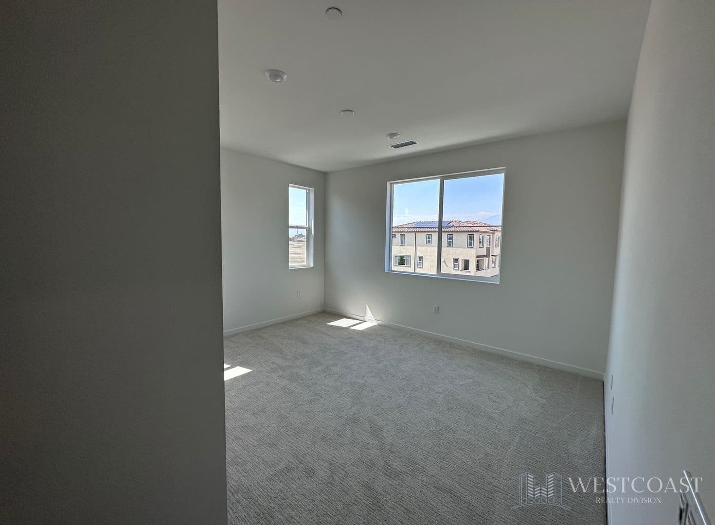 Eastvale House: 5954 Catskills Ct.