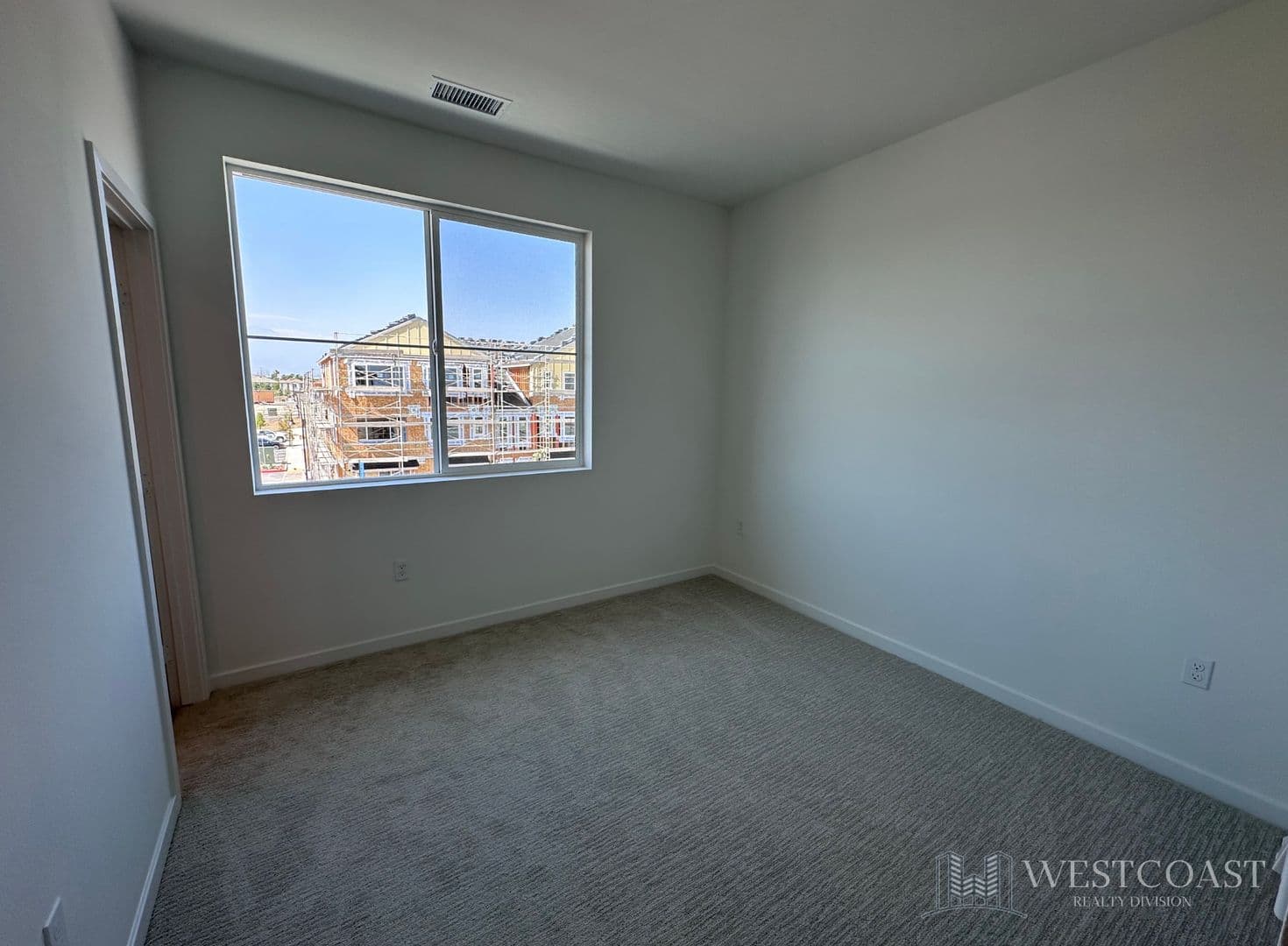 Eastvale House: 5954 Catskills Ct.