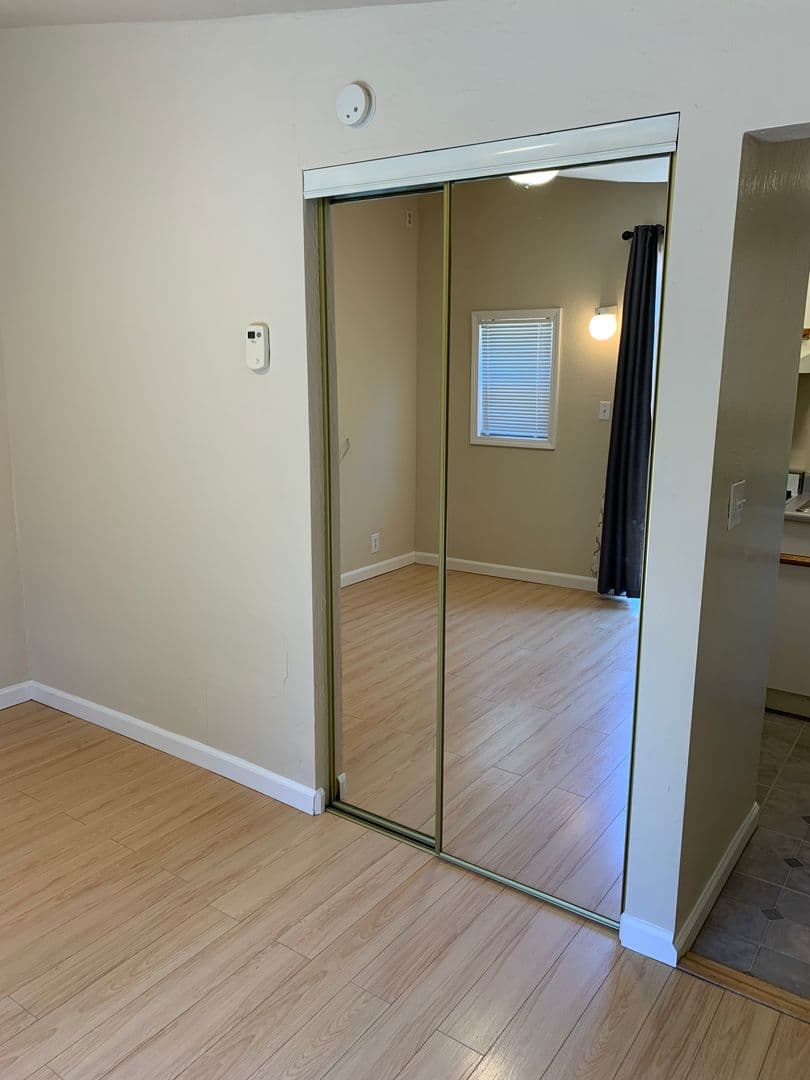 Menlo Park Apartment: 643 18th Avenue