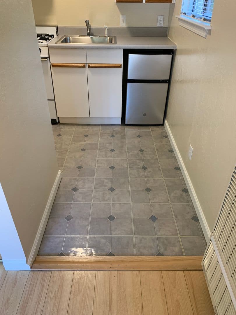 Menlo Park Apartment: 643 18th Avenue