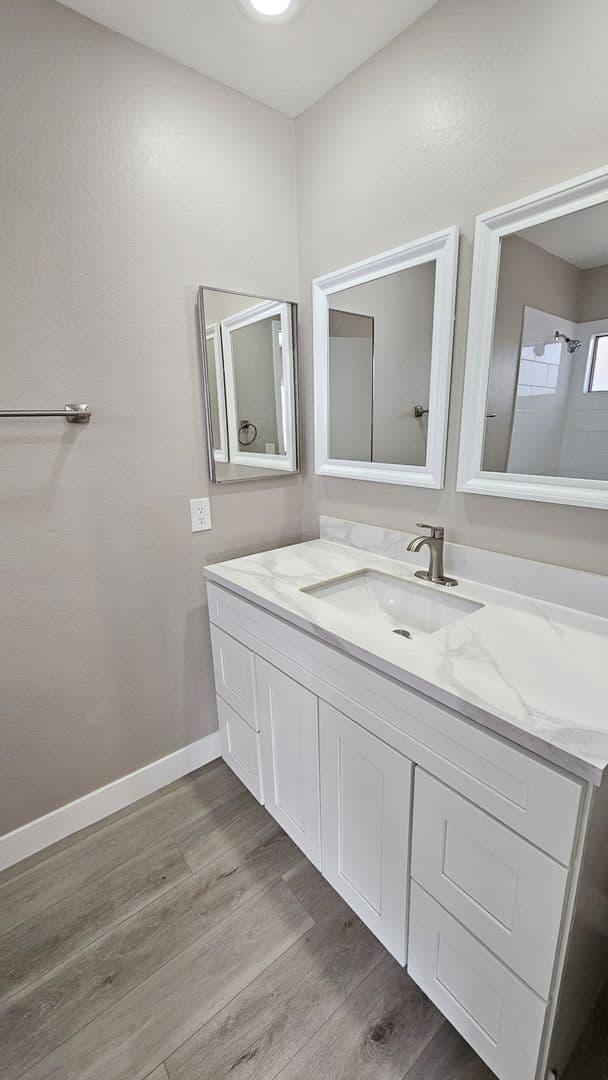 Glendale House: 10127 W. Orange Dr.